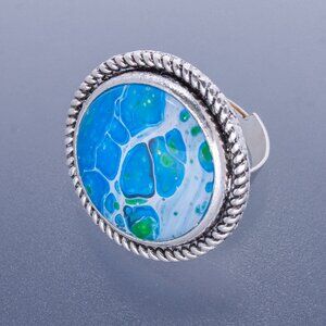 Handmade Fluid Art Expandable Ring – Blue & White Abstract Design